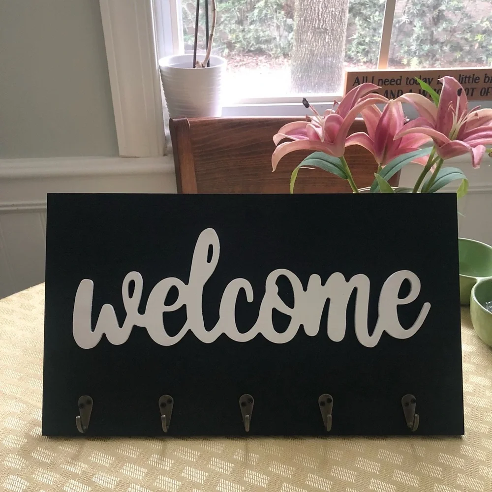 Wooden Welcome Key Holder Wall Sign w/ 5 Key Hooks